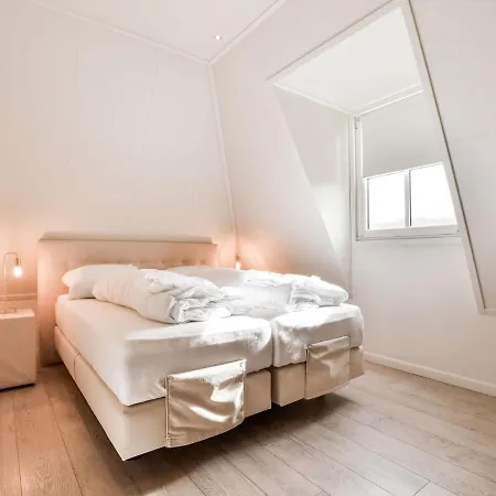 Great With A Heated Pool Kaatsheuvel