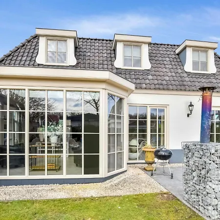 Great With A Heated Pool Hotel Kaatsheuvel