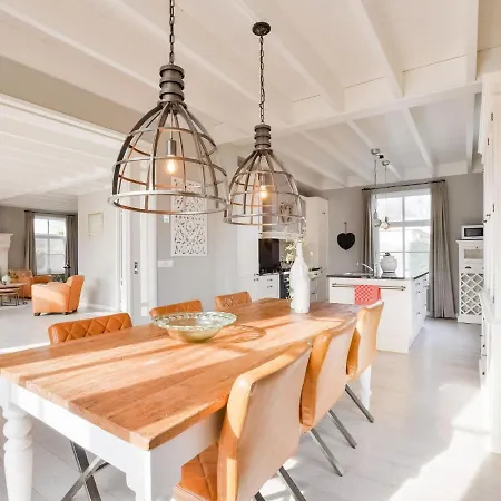 Great With A Heated Pool Kaatsheuvel