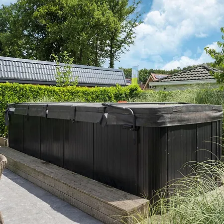 Hotel Great With A Heated Pool Kaatsheuvel