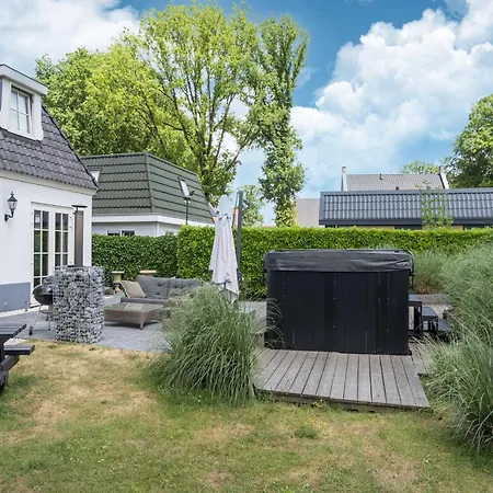 Great With A Heated Pool 3* Kaatsheuvel